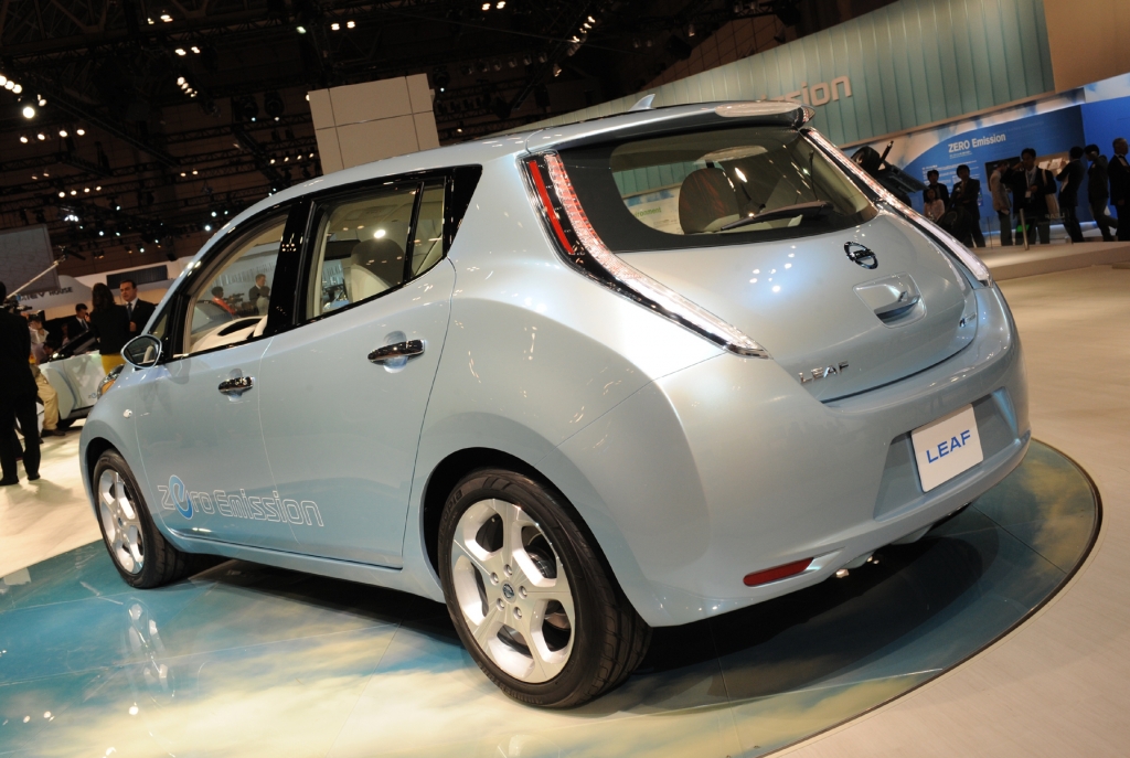 Tokio 2009: Nissan LEAF - Das erste kompakte Elektro-Serienfahrzeug der Welt
