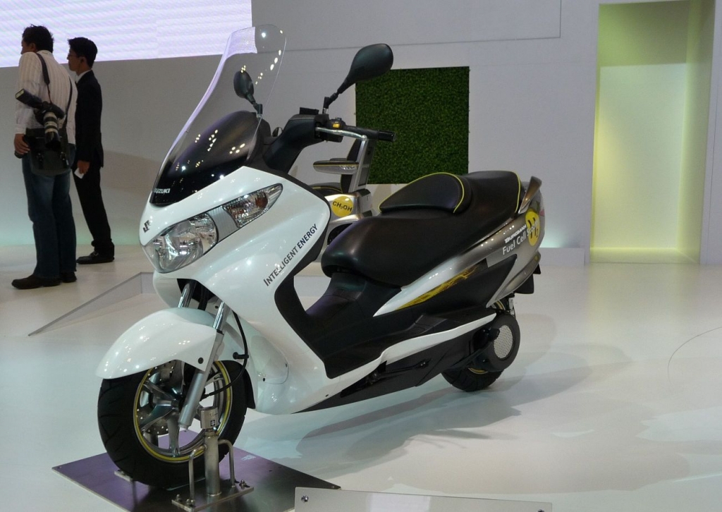 Tokyo Motor Show 2009: Suzuki bringt Fuel-Cell-Scooter