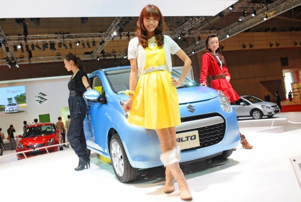 Video: Tokyo Motorshow 2009 - The Girls