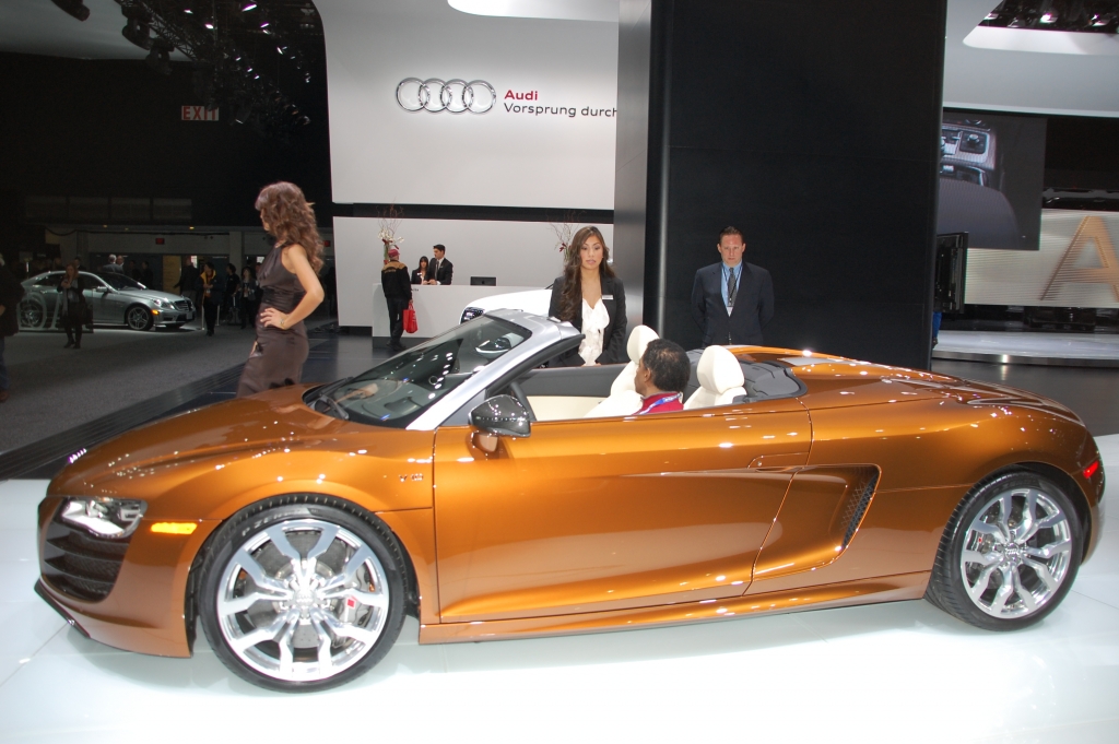 Video und Fotoshow: Audi R8 Spyder 5.2 FSI Quattro