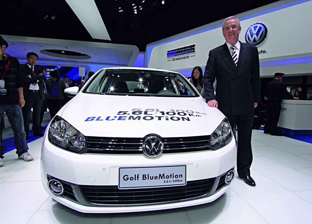 Volkswagen auf der Auto Shanghai 2009 - Prof. Dr. Martin Winterkorn, Vorstandvorsitzender der Volkswagen AG, bei der Präsentation des neuen Golf BlueMotion
