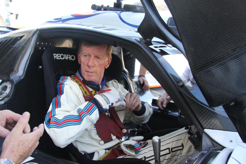 Walter Röhrl bleibt Porsche-Repräsentant