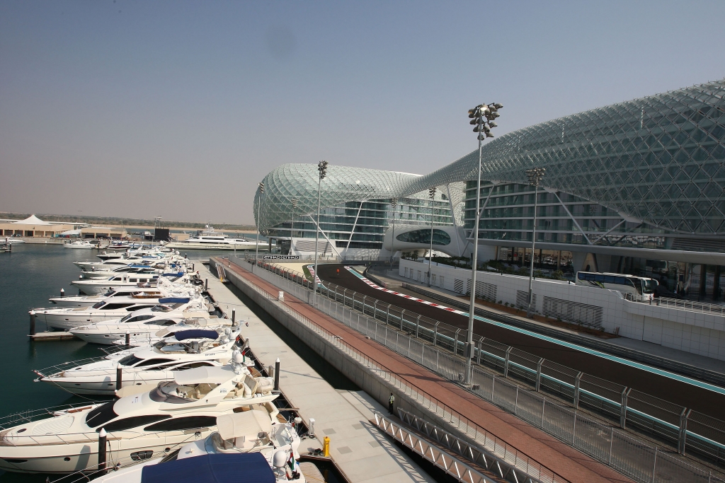 Abu Dhabi: Neue Rennstrecke der Superlative - Bild(2) - Bild(2)
