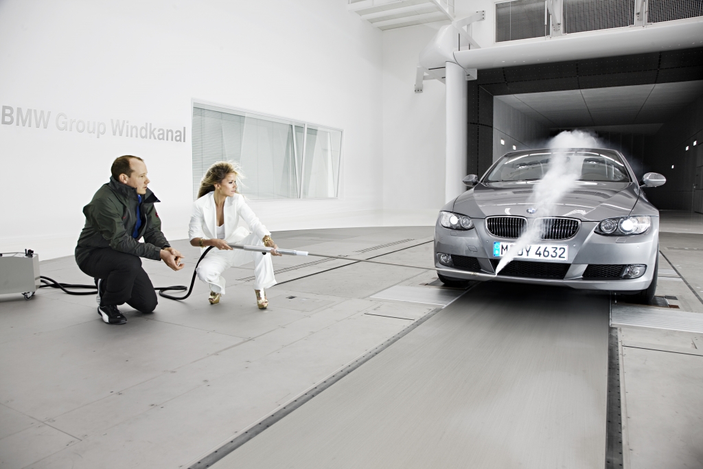 BMW 3er: Silvie van der Vaart im Windkanal.