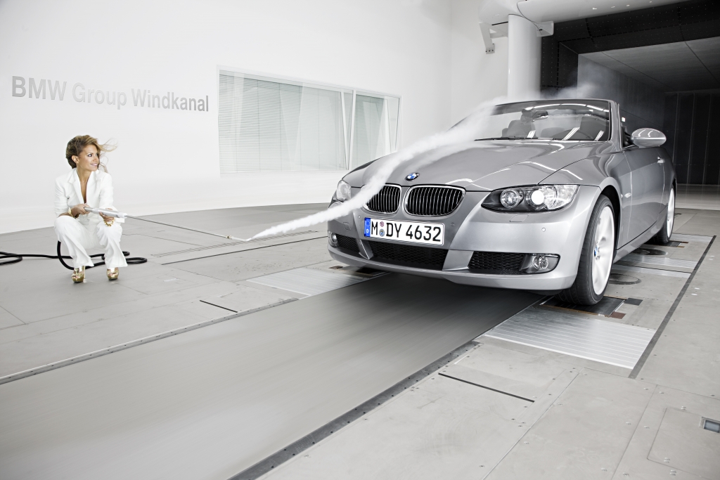 BMW 3er: Silvie van der Vaart im Windkanal.