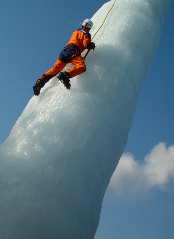 BMW Welt Icetower Challenge vom 14. bis 28. November 2009 (11/2009)