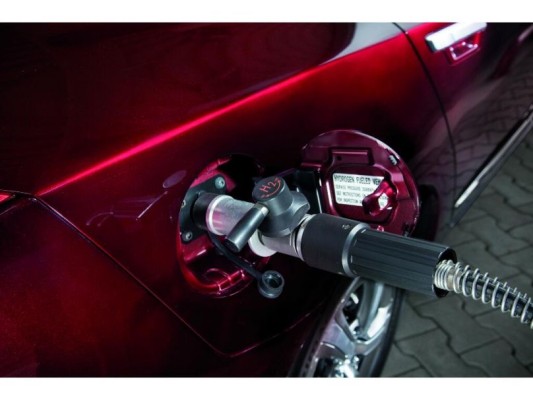 Brennstoffzellen-Autos mit Reichweite von über 1 100 Kilometern 