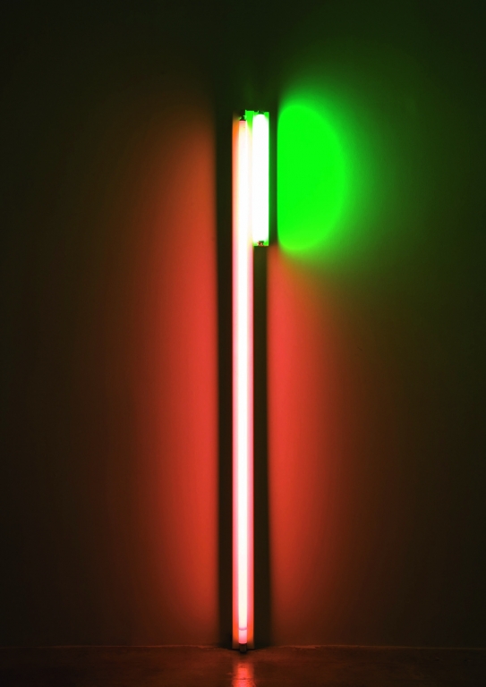 Dan Flavin: Untitled, 1964-1976. Pink and green fluorescent lights, Ed. 1/5. 243,8 x 17,8 x 13 cm. Rubell Family Collection, Miami. Part of the “Beg Borrow and Steal” exhibition.