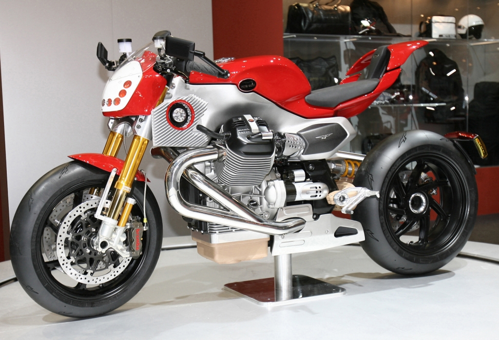 EICMA: Prototypen von Moto Guzzi und Piaggio