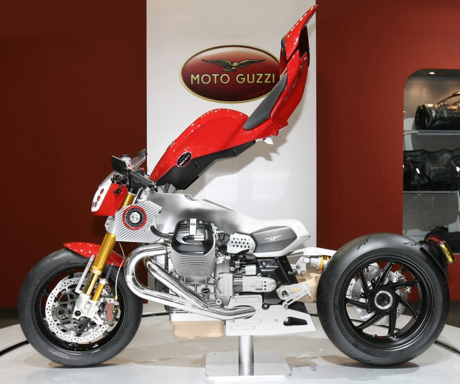 EICMA: Prototypen von Moto Guzzi und Piaggio
