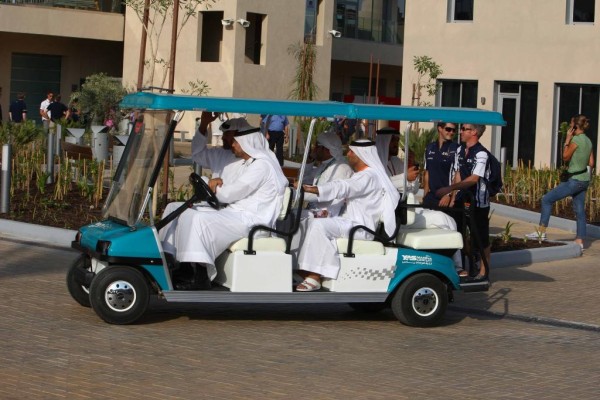 Erste Pole in Abu Dhabi an Lewis Hamilton