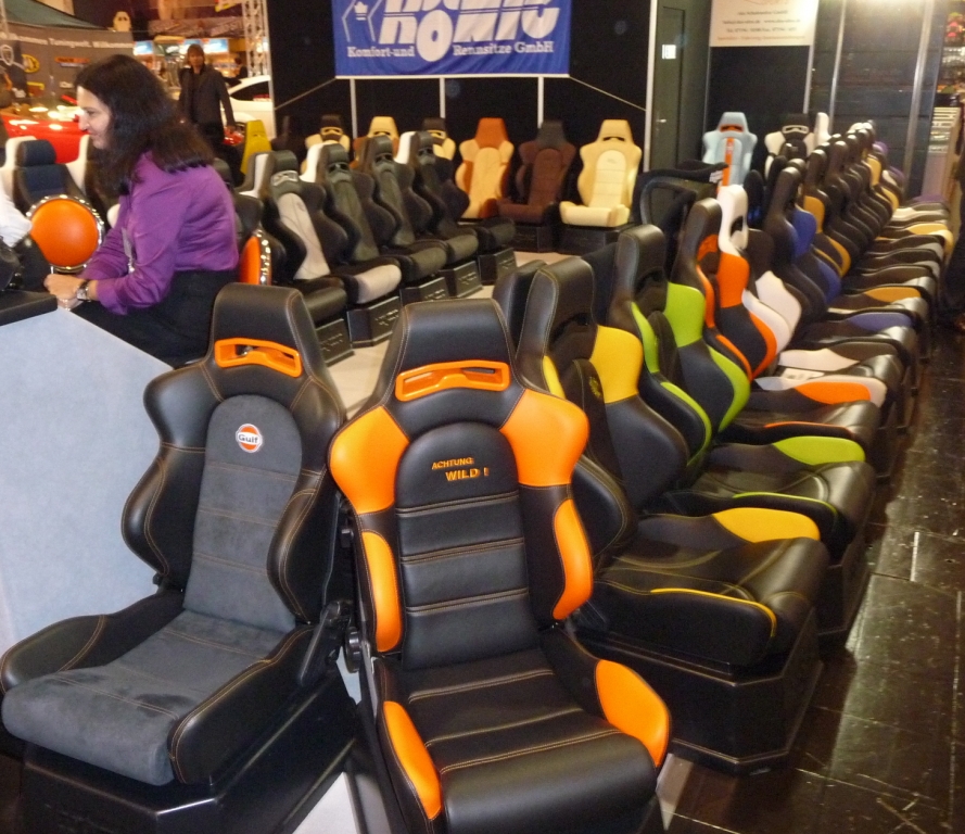 Essen Motor Show 2009: Mal sehen, ob sich die Reihen zum Ende der Messe gelichtet haben.