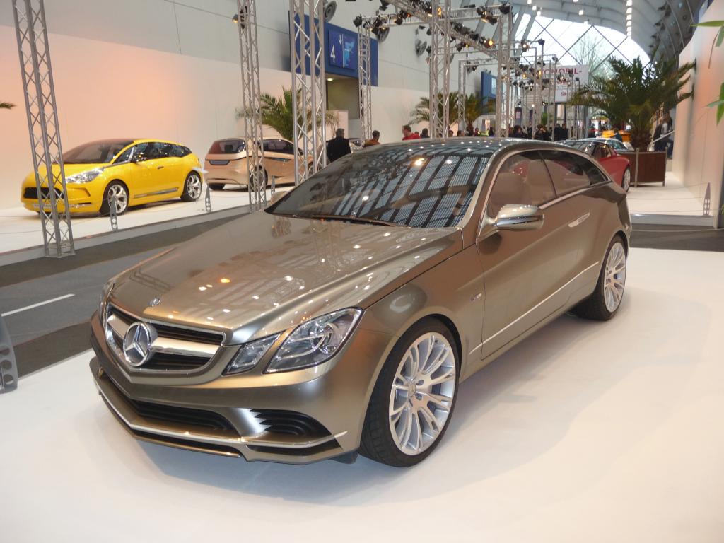 Essen Motor Show 2009: Mercedes-Benz Studie Fascination, 2,3 Liter Diesel, 204 PS.