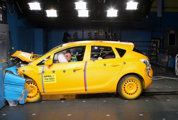 EuroNCAP: Fünf Sterne für Opels neuen Astra