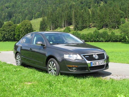Fahrbericht Volkswagen Passat BlueTDI: Sparwunder mit Sauberkeitsfimmel