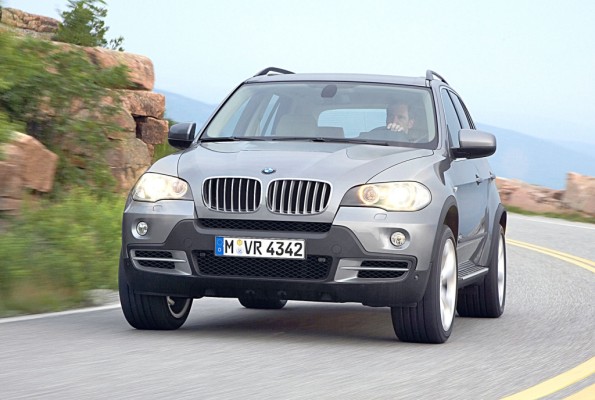 Gestohlene Autos werden in Albanien gesammelt 