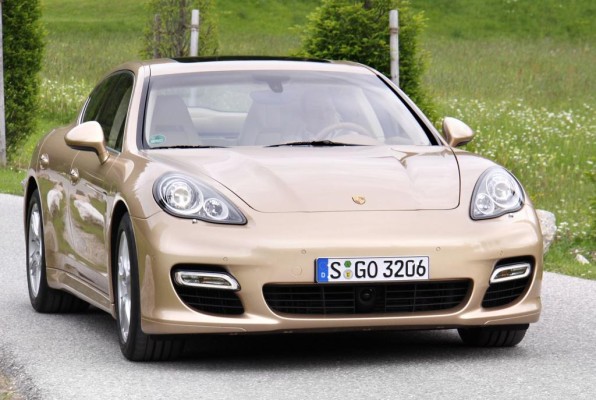 Goldenes Lenkrad für Porsche Panamera