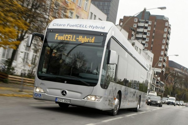 Hamburg testet 10 Brennstoffzellen-Hybridbusse 