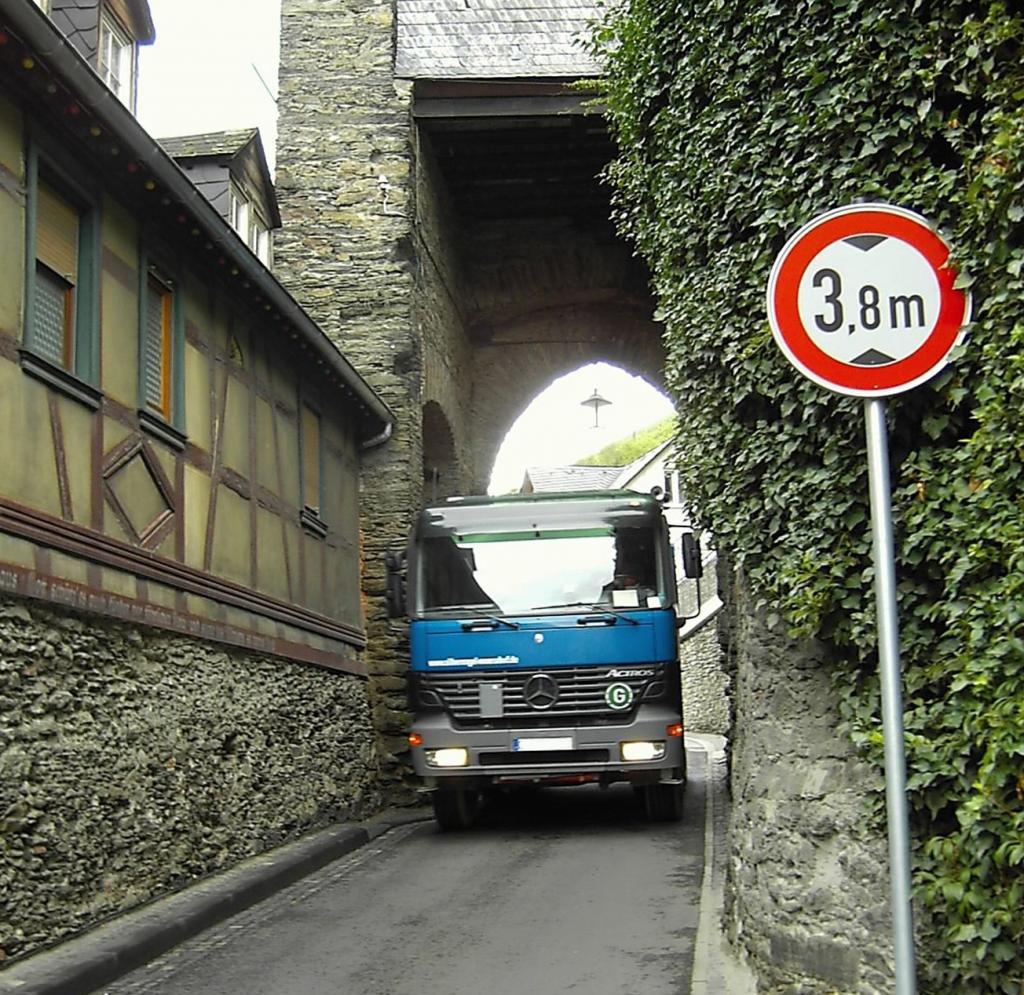 Navigationssysteme leiten Lkw immer noch häufig falsch