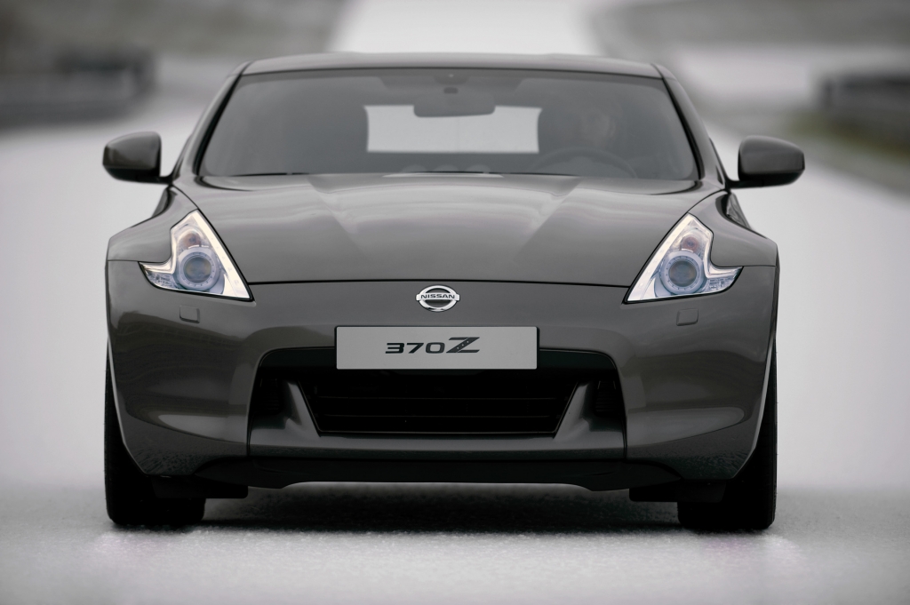 Nissan 370Z mit Euro 5, Anfahrhilfe und neuem Navi 