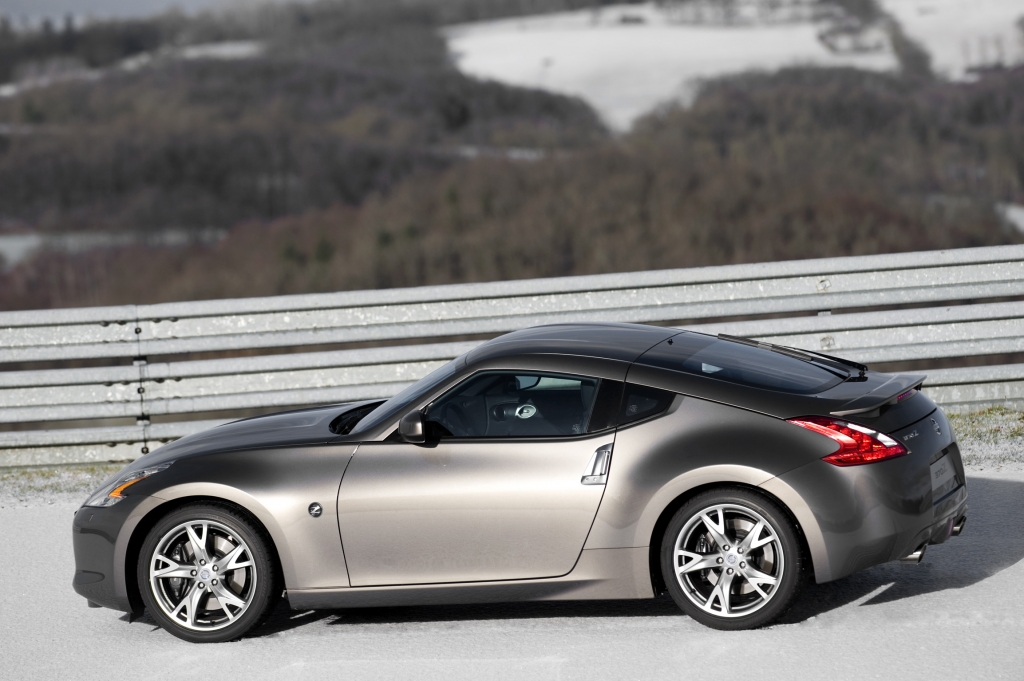Nissan 370Z mit Euro 5, Anfahrhilfe und neuem Navi 
