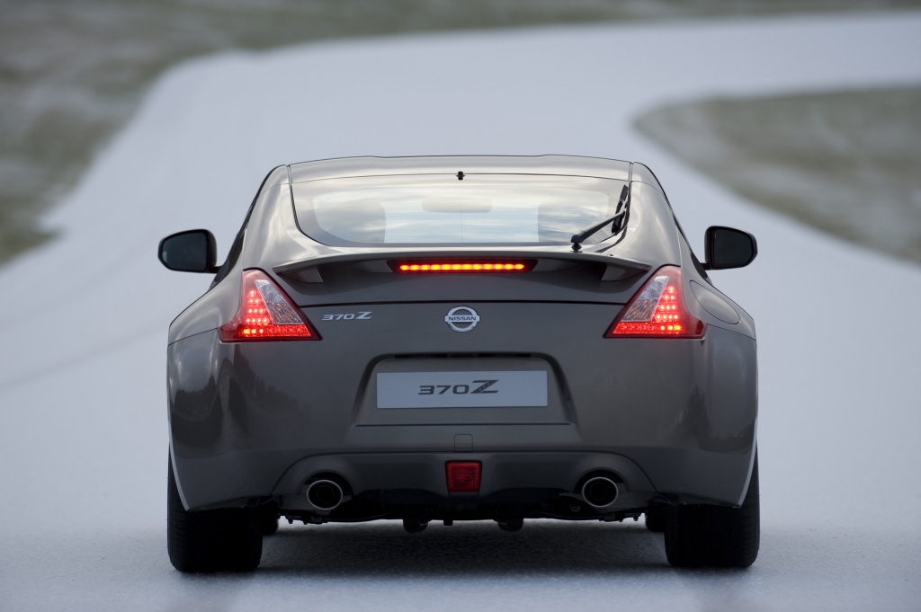 Nissan 370Z mit Euro 5, Anfahrhilfe und neuem Navi 