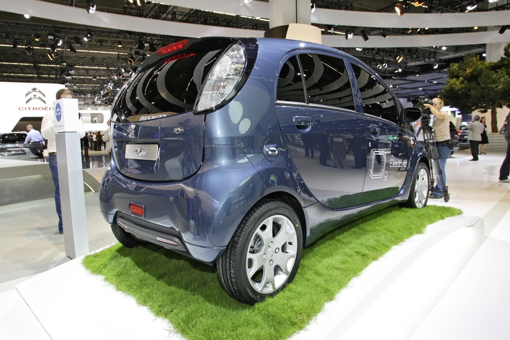 Peugeot iOn kann ab sofort vorreserviert werden
