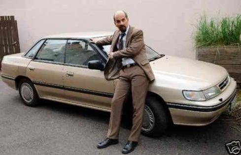 Stromberg und sein Subaru Legacy