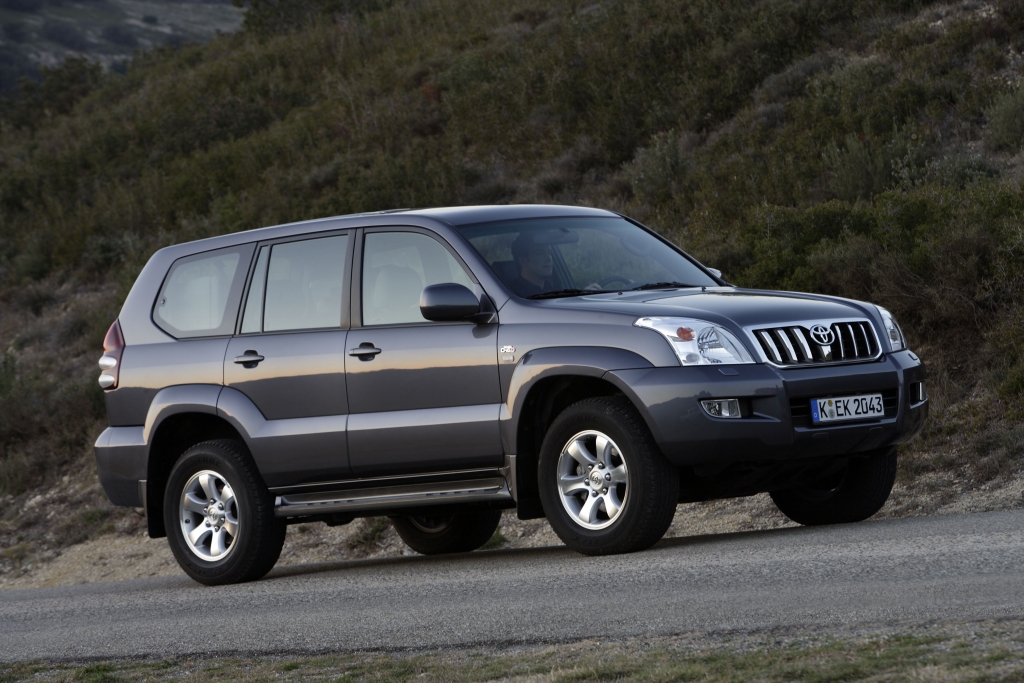 Toyota Land Cruiser: Dritte Sitzreihe elektrisch umklappbar 