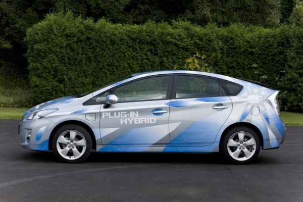 Toyota weitet Plug-in-Test auf Europas Straßen aus 