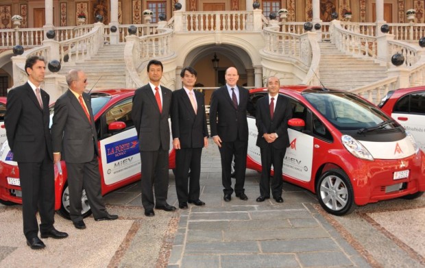 Vier Mitsubishi i-MiEV für Monaco