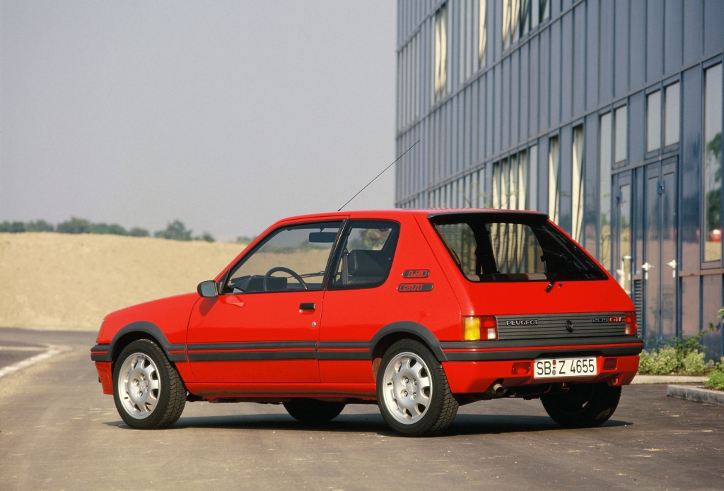 Vor 25 Jahren: Der Peugeot 205 GTI hebt ab