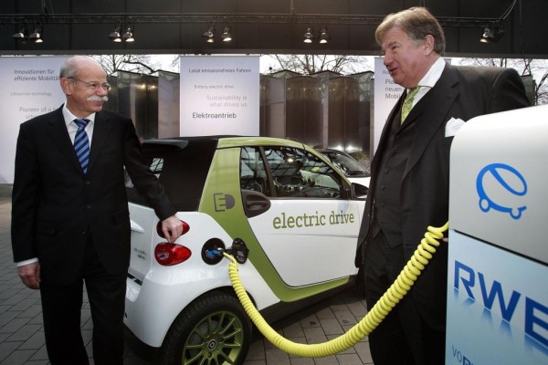 ''e-mobility Berlin'': Die ersten e-smart fahren jetzt