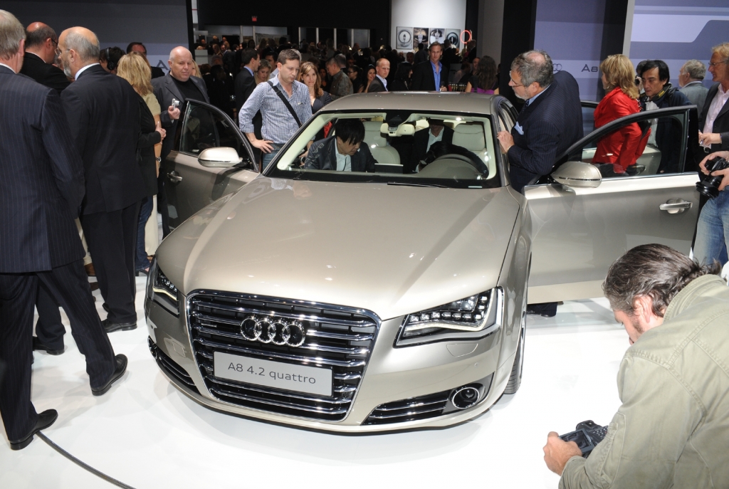 Audis neuer A8 stellt sich erstmals vor.