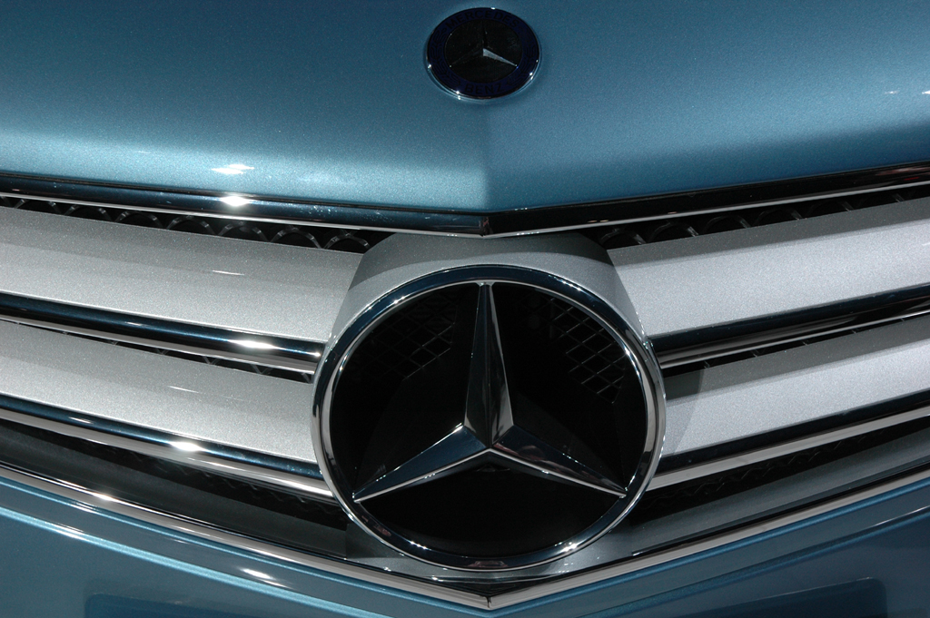 Beim neuen Mercedes-E-Klasse-Cabrio sitzt der Stern im Kühlergrill. | Foto: Koch