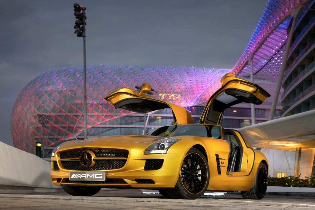 Bisher gibt es das Goldkind nur auf der Dubai Motor Show