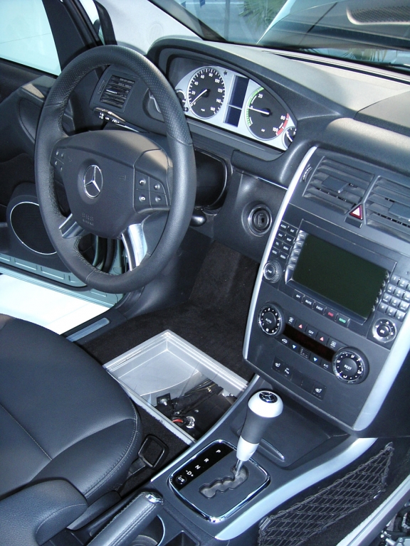 Blick ins Cockpit der neuen Brennstoffzellen-B-Klasse von Mercedes.