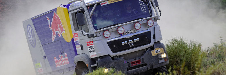 Dakar 2010: Mit Renn-Lastwagen als „Retter in der Not“