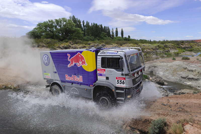 Dakar 2010: Mit Renn-Lastwagen als „Retter in der Not“