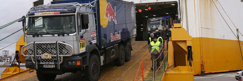 Dakar 2010: Mit Renn-Lastwagen als „Retter in der Not“