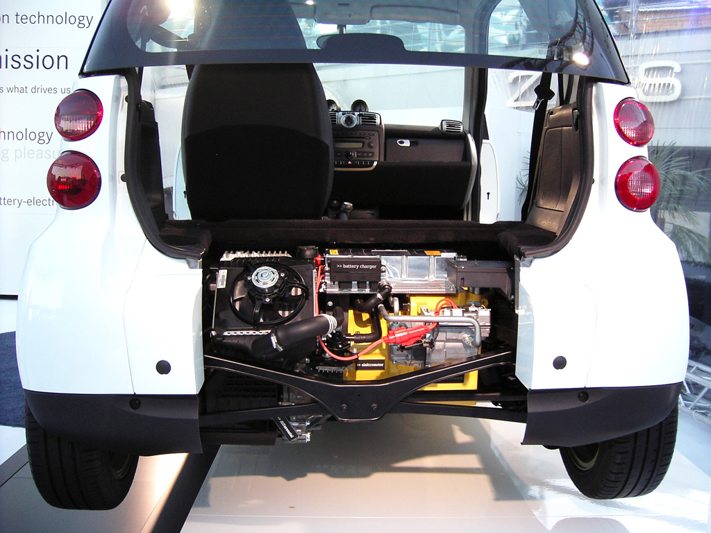 Der 30-Kilowatt-Elektromotor sitzt im Heck des Smart Electric Drive.