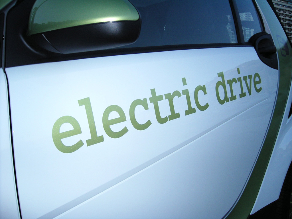 Der Smart geht mit der zweiten Elektroantriebsgeneration in Serie.