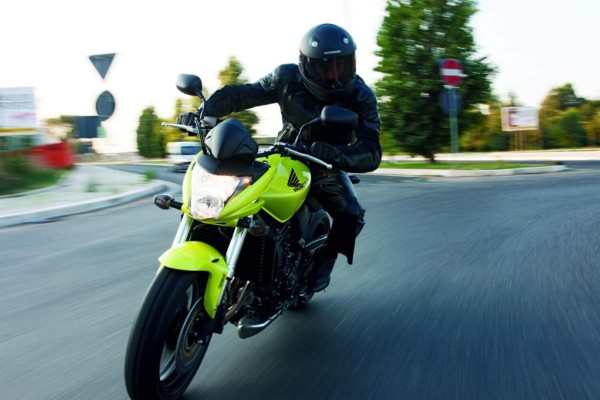 Fahrbericht Honda Hornet 600: Aufgefrischte japanische Hornisse 