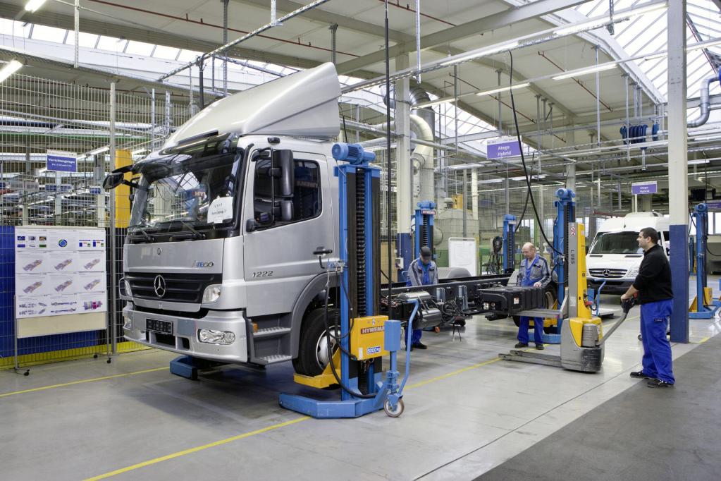 Hybrid-Lkw startet in Kunden-Testbetrieb - Bild 2