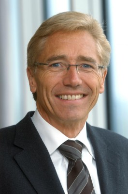 Klaus Schmidt gibt Dekra-Vorstandsvorsitz ab
