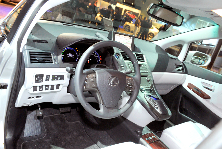 Lexus HS 250h – des Prius neue Kleider