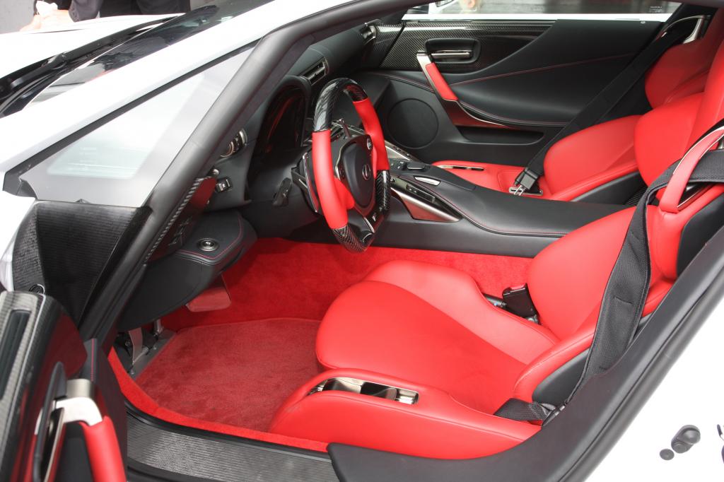 Lexus LFA.
