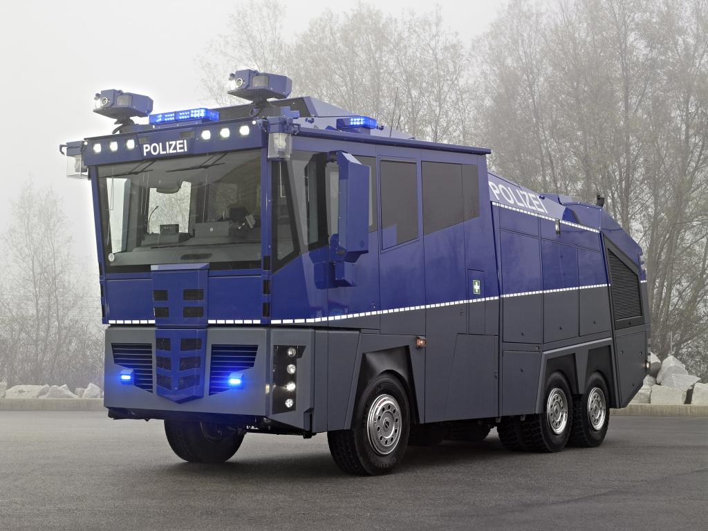 Polizei erhält Prototyp des neuen Wasserwerfers