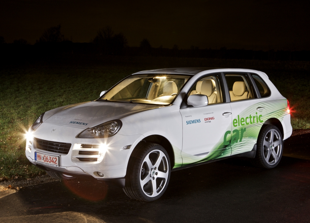 Ruf baut Elektro-SUV auf Porsche-Basis 