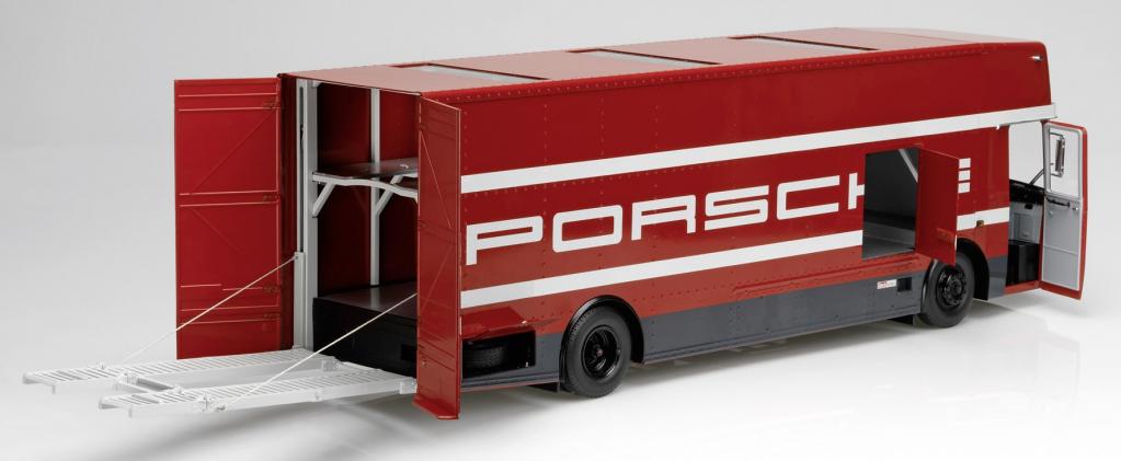 Schuco bringt Porsche-Renntransporter im Maßstab 1:18